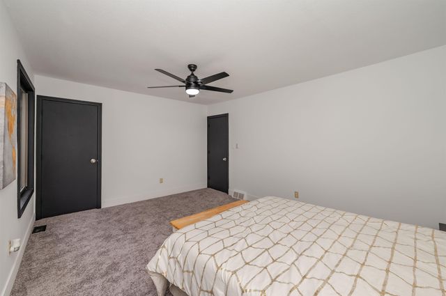 145 Canterbury Lane, Londonderry, NH 03053