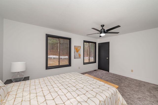 145 Canterbury Lane, Londonderry, NH 03053