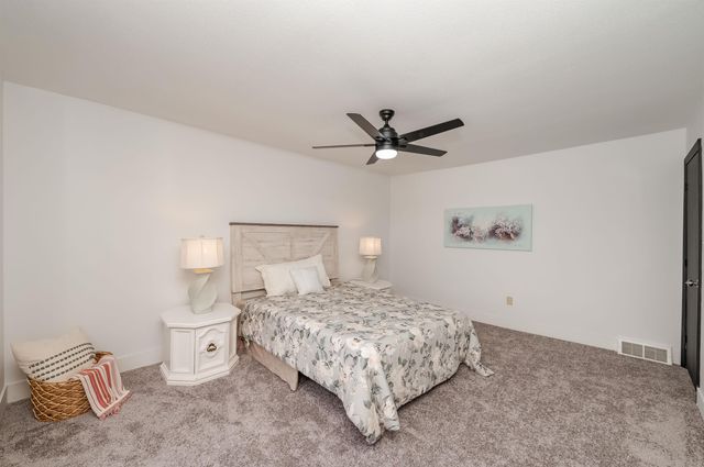 145 Canterbury Lane, Londonderry, NH 03053