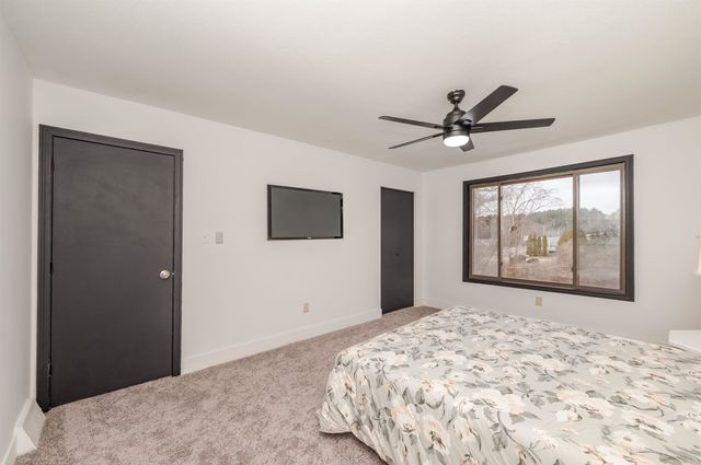 145 Canterbury Lane, Londonderry, NH 03053