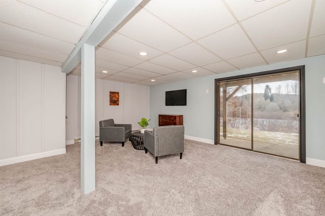 145 Canterbury Lane, Londonderry, NH 03053