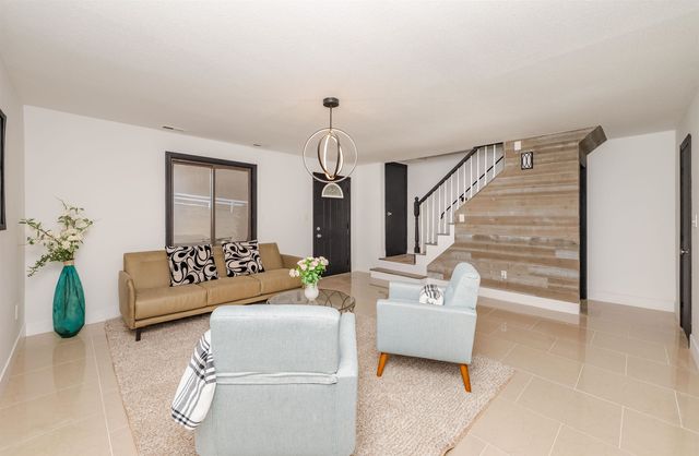 145 Canterbury Lane, Londonderry, NH 03053