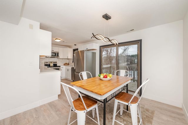 145 Canterbury Lane, Londonderry, NH 03053