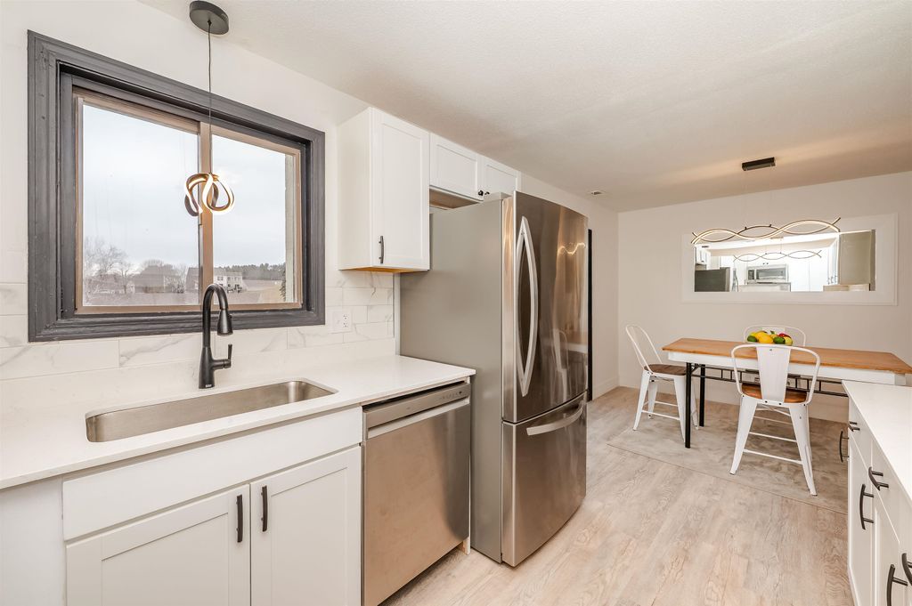 145 Canterbury Lane, Londonderry, NH 03053