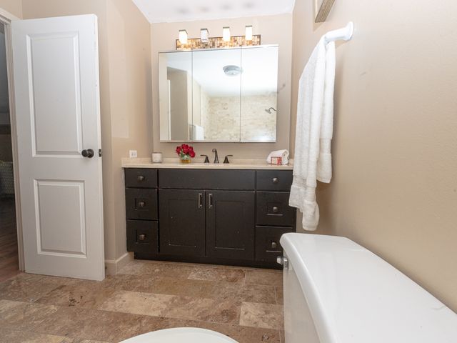 1605 E CENTRAL Road 203A, Arlington Heights, IL 60005