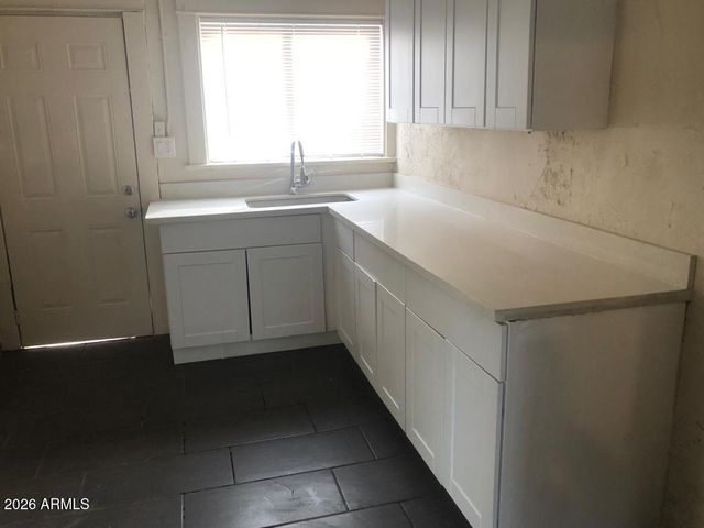 2013 W ADAMS Street, Phoenix, AZ 85009