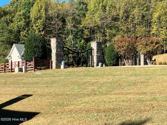 9 Yellow Maple Drive, Murphy, NC 28906