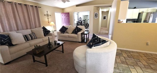 14307 Tonikan, Apple Valley, CA 92307