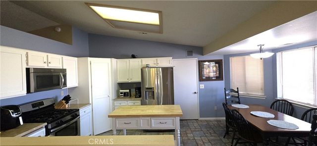 14307 Tonikan, Apple Valley, CA 92307