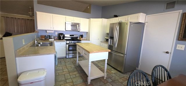 14307 Tonikan, Apple Valley, CA 92307