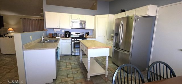 14307 Tonikan, Apple Valley, CA 92307