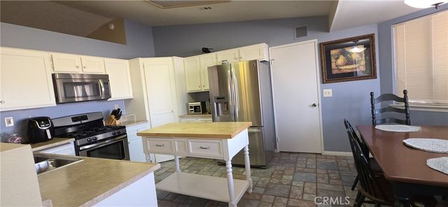 14307 Tonikan, Apple Valley, CA 92307