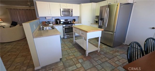 14307 Tonikan, Apple Valley, CA 92307