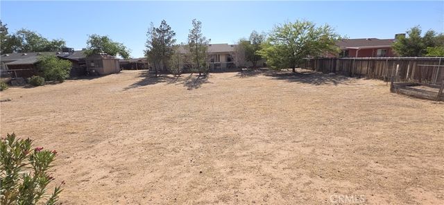 14307 Tonikan, Apple Valley, CA 92307