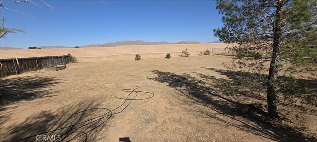 14307 Tonikan, Apple Valley, CA 92307