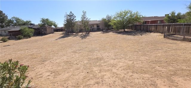 14307 Tonikan, Apple Valley, CA 92307