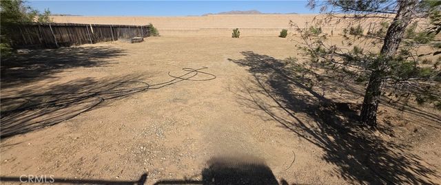 14307 Tonikan, Apple Valley, CA 92307