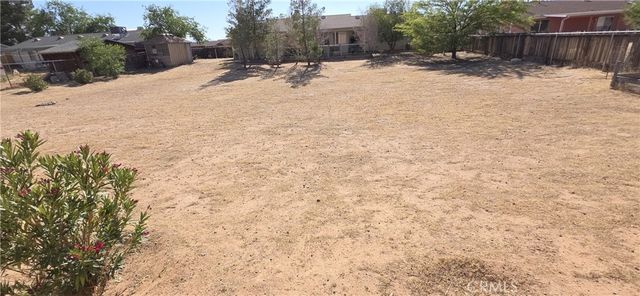 14307 Tonikan, Apple Valley, CA 92307