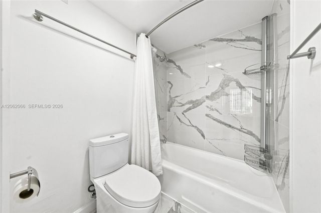 1901 Brickell Ave B2402, Miami, FL 33129
