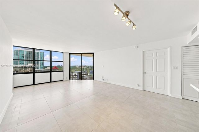 1901 Brickell Ave B2402, Miami, FL 33129