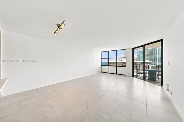 1901 Brickell Ave B2402, Miami, FL 33129