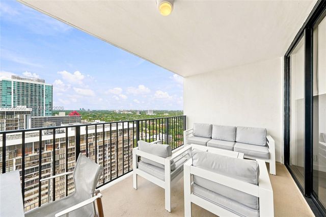1901 Brickell Ave B2402, Miami, FL 33129