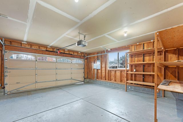 185 Independence Drive, Grants Pass, OR 97527