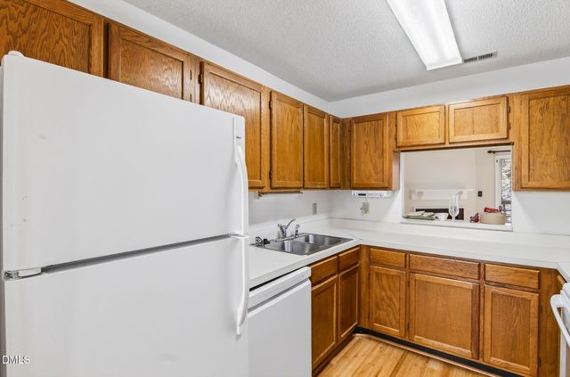 4120 Sedgewood Drive 201, Raleigh, NC 27612