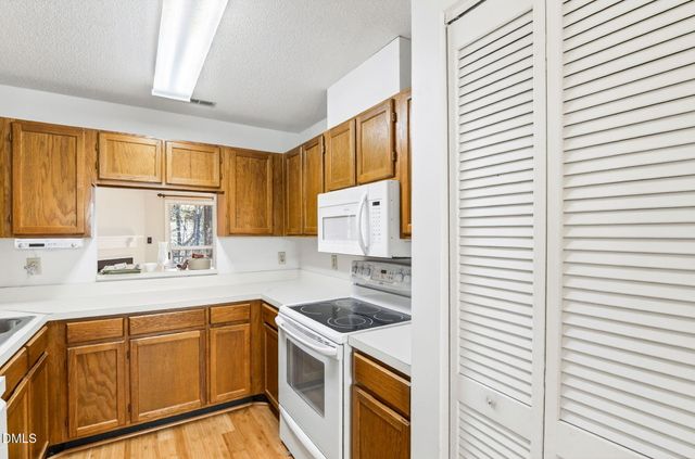 4120 Sedgewood Drive 201, Raleigh, NC 27612