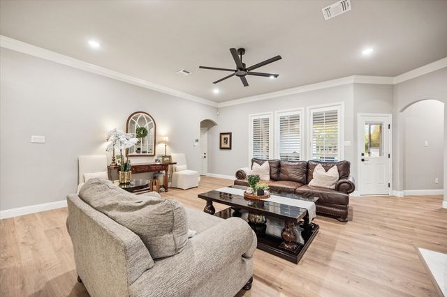 2129 Woodland Hills Lane, Weatherford, TX 76087