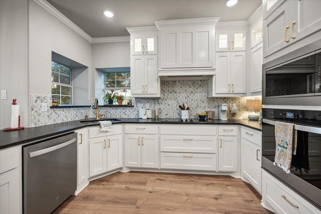 2129 Woodland Hills Lane, Weatherford, TX 76087