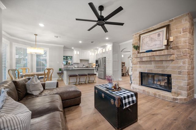 2129 Woodland Hills Lane, Weatherford, TX 76087