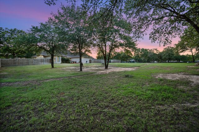 2129 Woodland Hills Lane, Weatherford, TX 76087