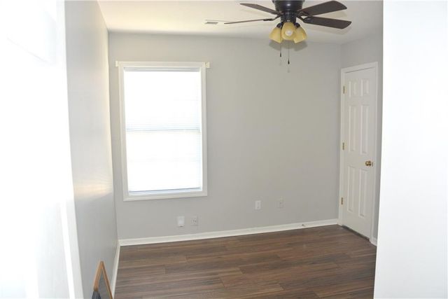 901 NW North Ridge Court, Blue Springs, MO 64015