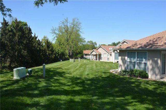 901 NW North Ridge Court, Blue Springs, MO 64015