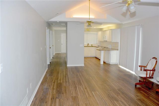 901 NW North Ridge Court, Blue Springs, MO 64015