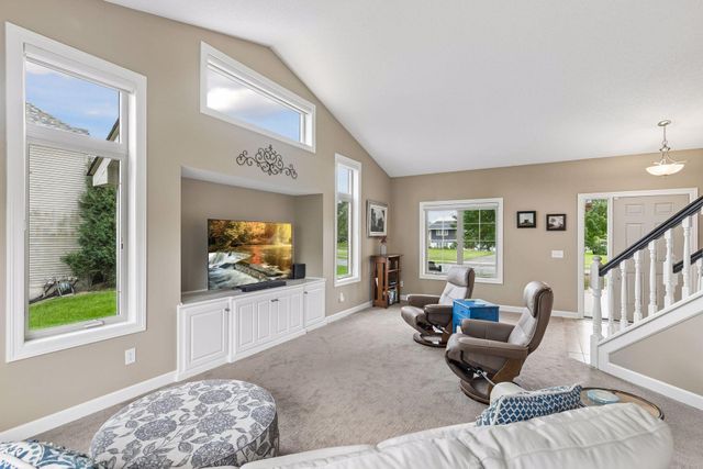 10346 Fallgold Parkway N, Brooklyn Park, MN 55443