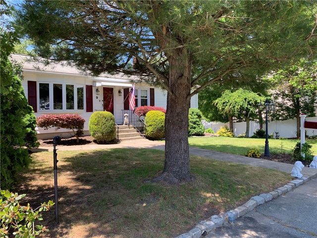 9 Pleasant Avenue, North Providence, RI 02911