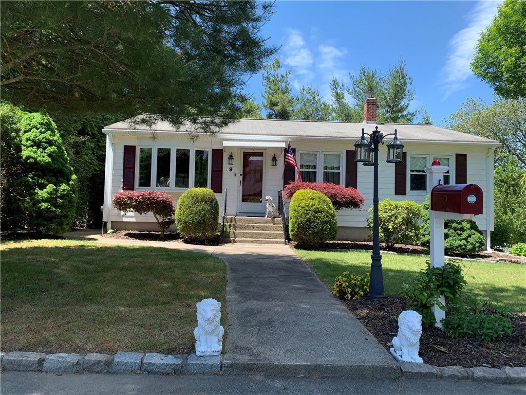 9 Pleasant Avenue, North Providence, RI 02911
