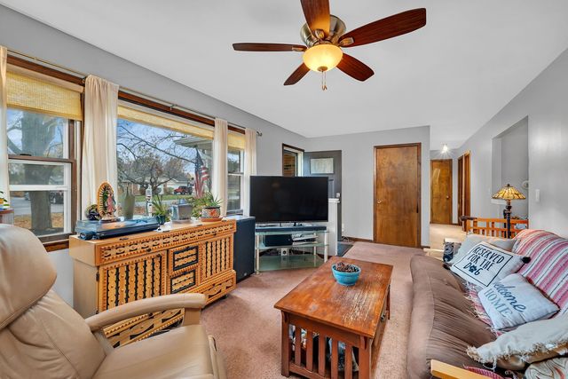 223 Pleasure Drive, Yorkville, IL 60560