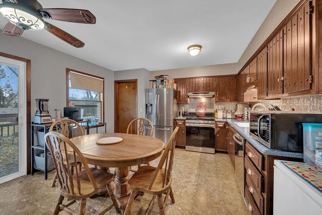 223 Pleasure Drive, Yorkville, IL 60560