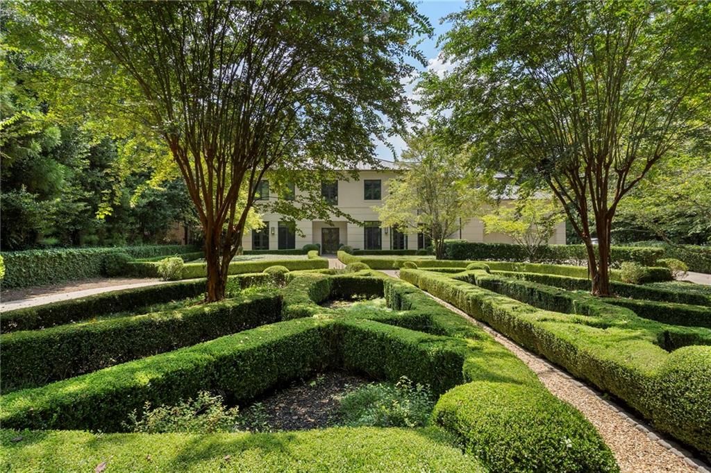 1500 West Wesley NW Road, Atlanta, GA 30327