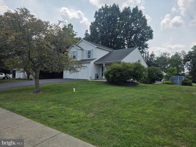 2 LIVE OAK DR, Quakertown, PA 18951