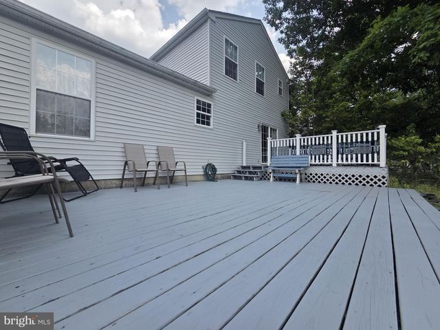2 LIVE OAK DR, Quakertown, PA 18951