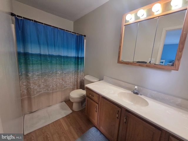 2 LIVE OAK DR, Quakertown, PA 18951