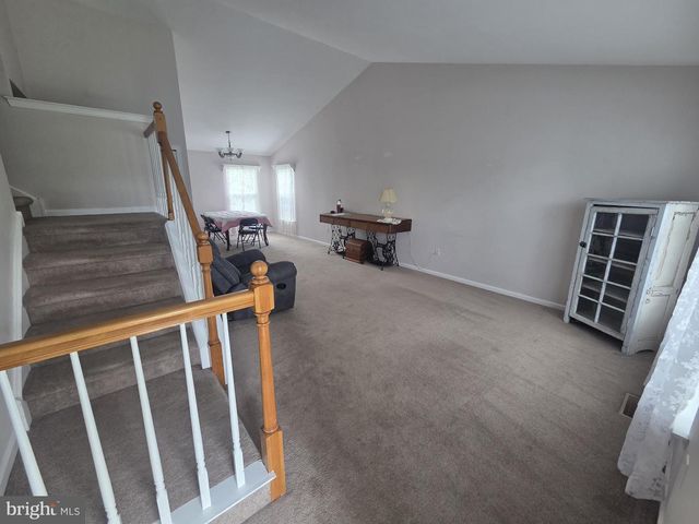 2 LIVE OAK DR, Quakertown, PA 18951