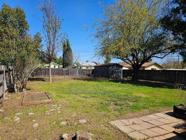 1140 Locust St, Gridley, CA 95948