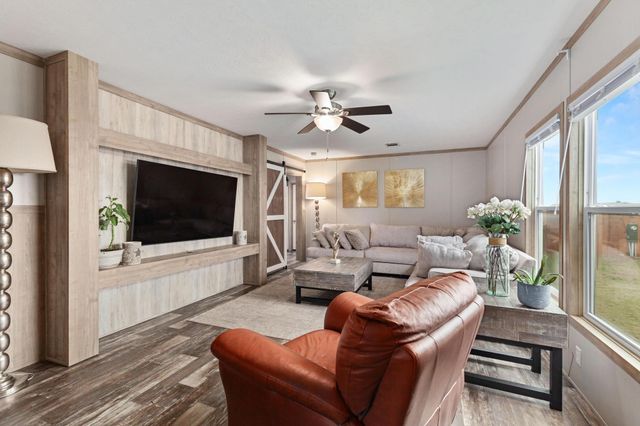 122 Kelp Gull DR, Del Valle, TX 78617