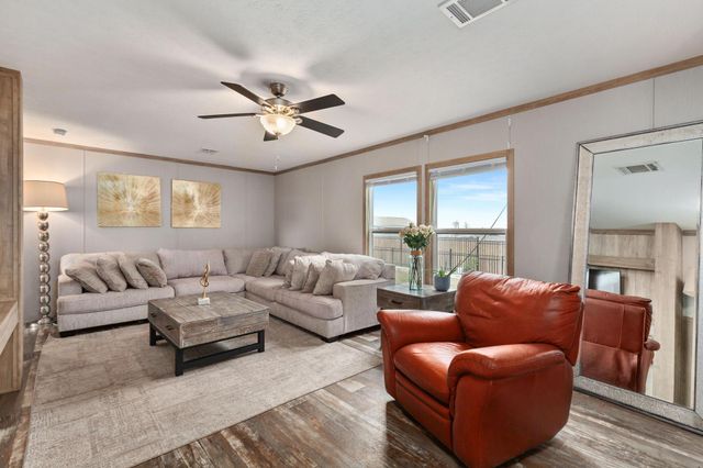 122 Kelp Gull DR, Del Valle, TX 78617