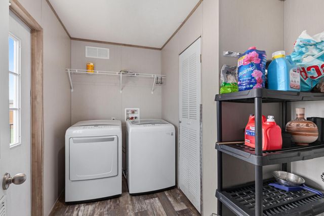 122 Kelp Gull DR, Del Valle, TX 78617